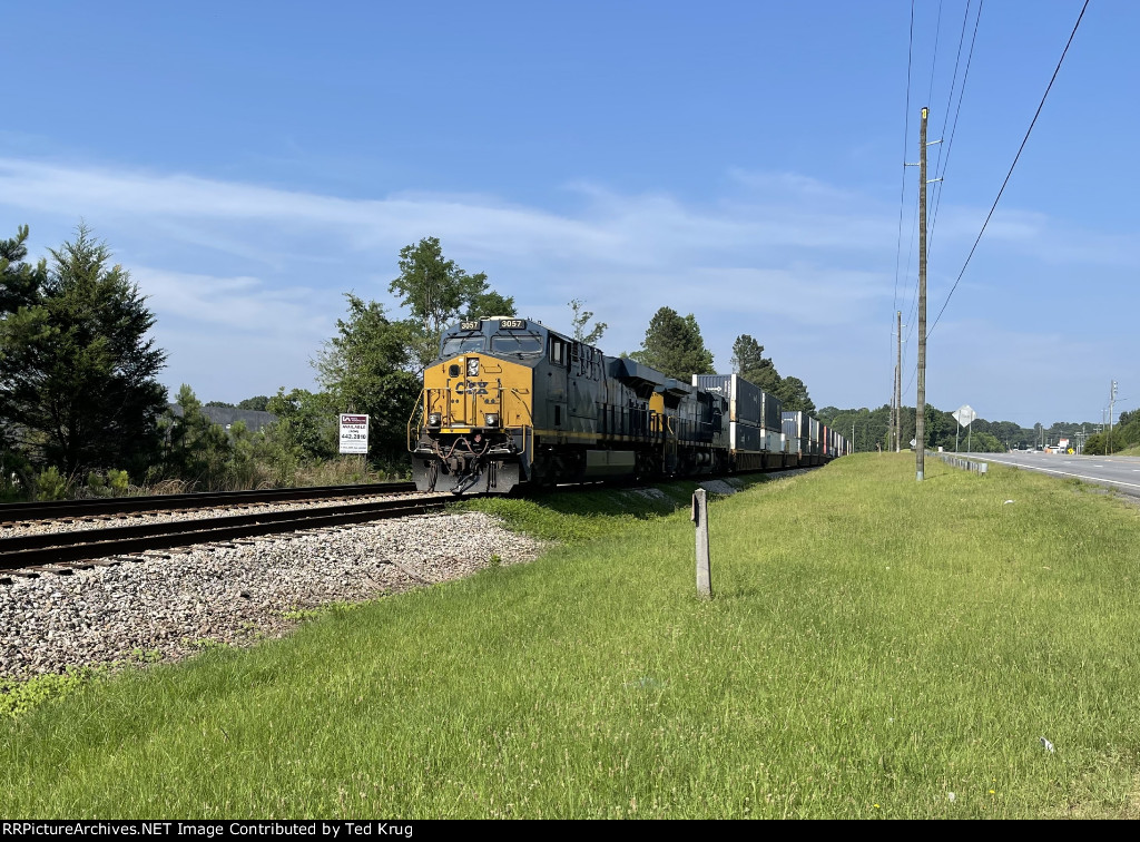 CSX 3057 & 9010